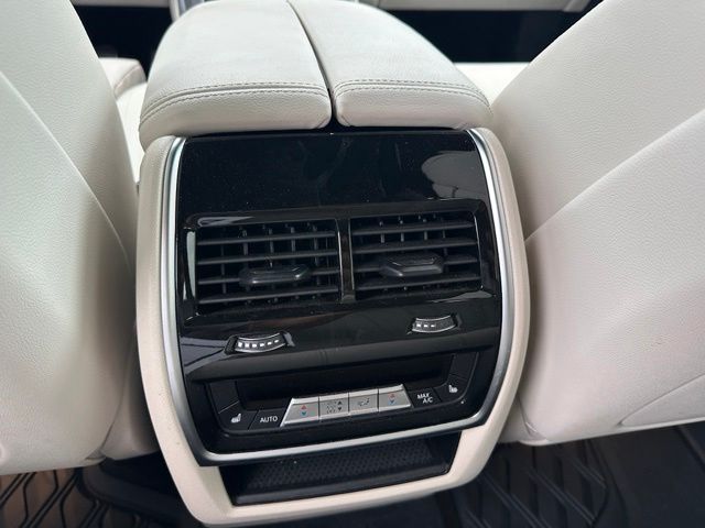 2022 BMW X5 xDrive45e — photo 36 of 46