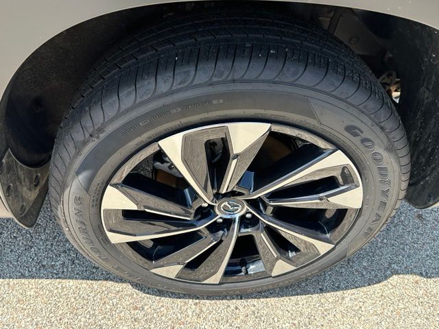 2025 Mazda CX-50 Hybrid Premium Plus — photo 8 of 28