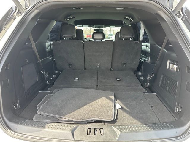 2023 Ford Explorer ST — photo 12 of 33