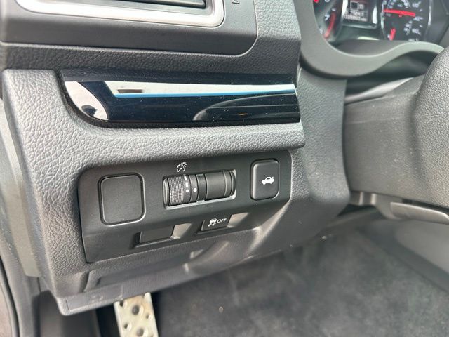 2019 Subaru WRX STi — photo 18 of 31