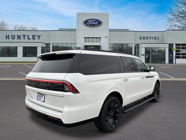 2025 Lincoln Navigator L Reserve — photo 5 of 41