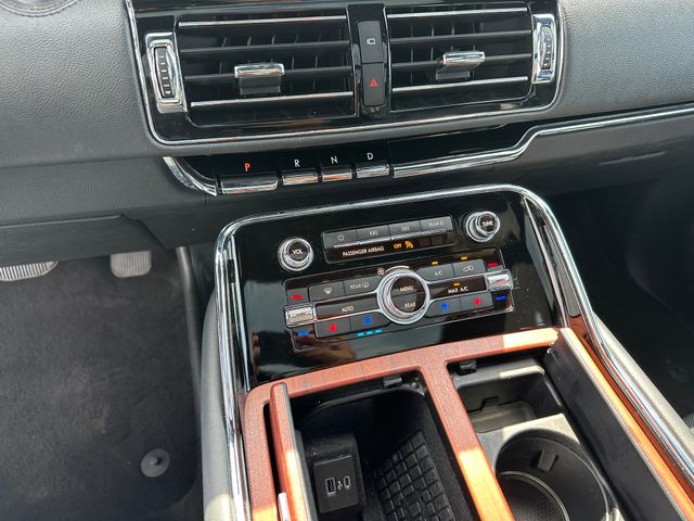 2022 Lincoln Navigator Reserve — photo 26 of 36
