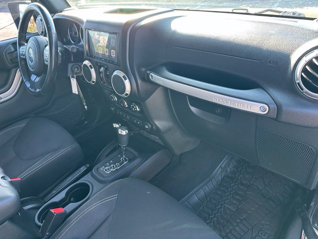 2016 Jeep Wrangler Unlimited Sahara — photo 10 of 25