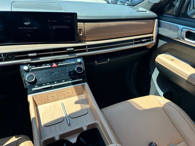 2026 Hyundai Santa Fe Hybrid Calligraphy — photo 22 of 45