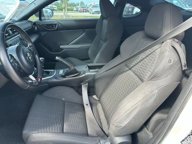 2023 Toyota GR86 Base — photo 12 of 22