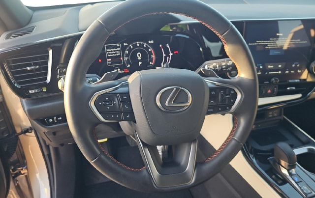 2024 LEXUS NX 350 Premium — photo 8 of 10