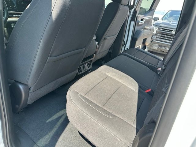2024 GMC Sierra 1500 Elevation — photo 14 of 29