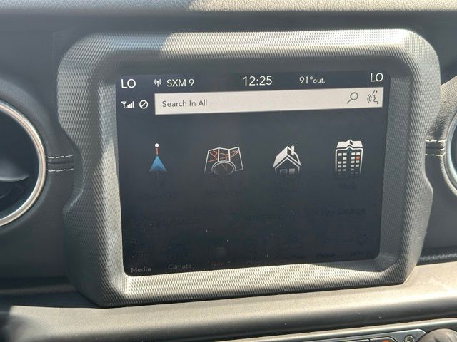 2021 Jeep Gladiator Overland — photo 22 of 28
