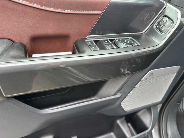2023 Ford F-150 Lariat — photo 20 of 29