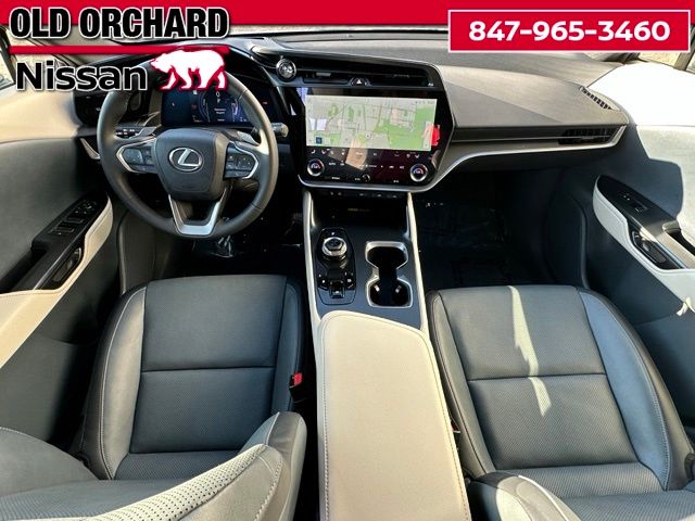 2025 LEXUS RZ 450e Premium — photo 16 of 21