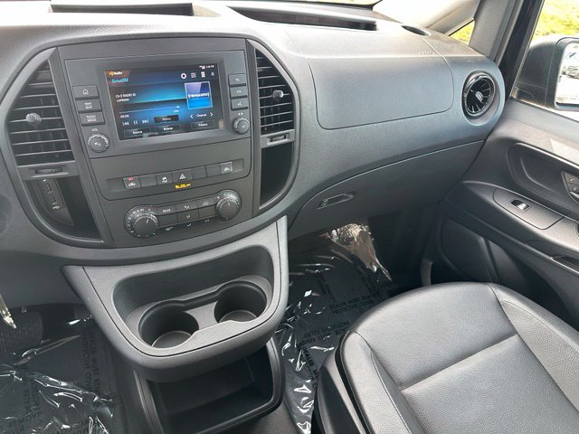 2023 Mercedes-Benz Metris Passenger — photo 17 of 26