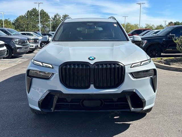 2024 BMW X7 xDrive40i — photo 2 of 32