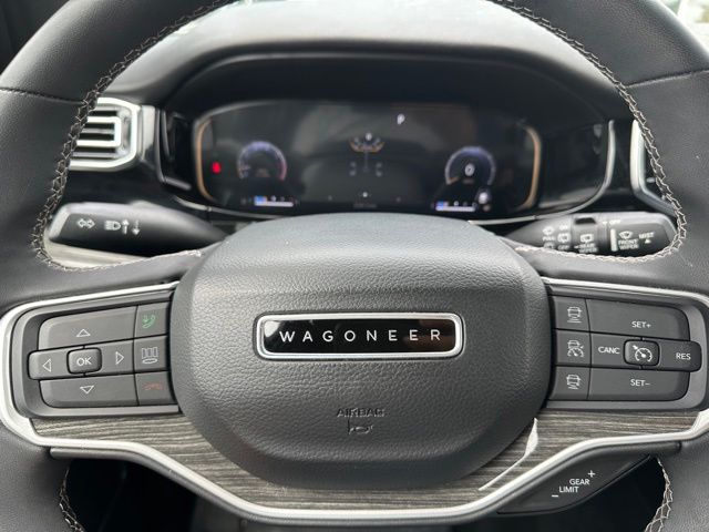 2022 Jeep Wagoneer Series III — photo 27 of 28