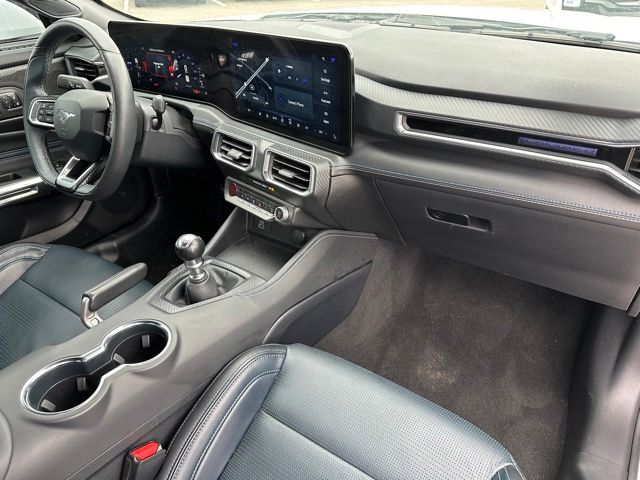 2025 Ford Mustang GT Premium — photo 11 of 26