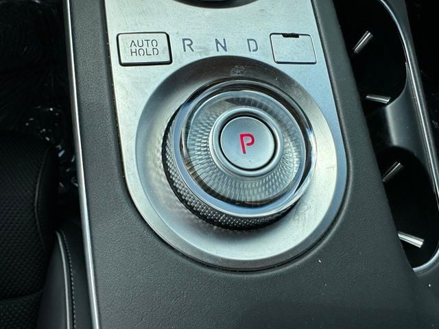 2025 Genesis GV70 2.5T — photo 26 of 43