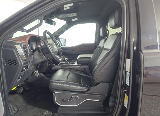 2023 Ford F-150 Lariat — photo 5 of 8