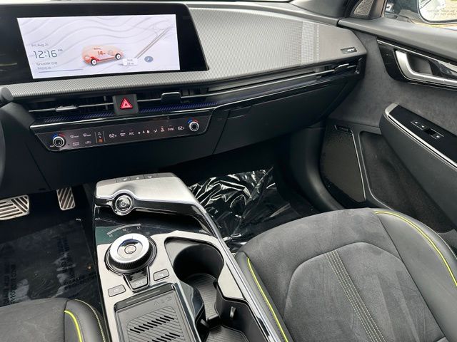 2024 Kia EV6 GT — photo 16 of 37