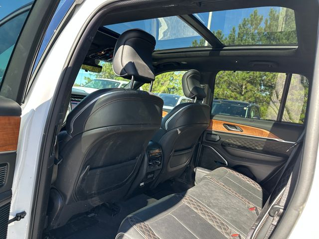 2022 Jeep Grand Cherokee Summit Reserve — photo 15 of 31
