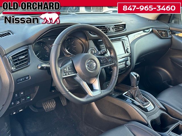 2022 Nissan Rogue Sport SL — photo 13 of 22