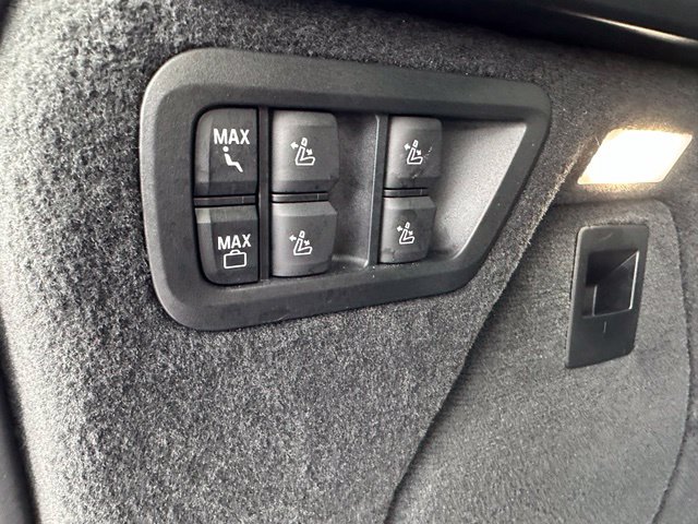 2023 BMW X7 xDrive40i — photo 14 of 36