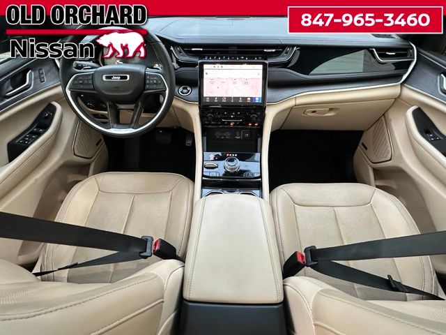 2022 Jeep Grand Cherokee 4xe — photo 13 of 22