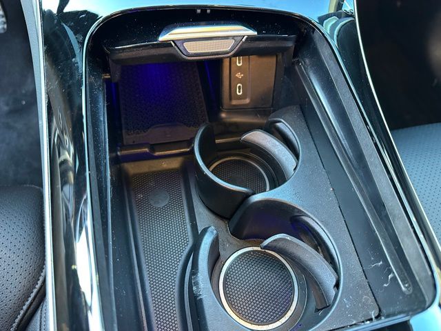 2025 Mercedes-Benz GLC GLC 300 — photo 23 of 30