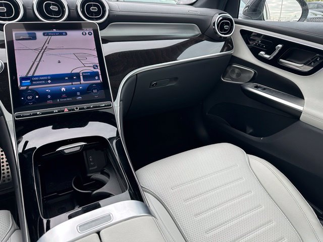 2024 Mercedes-Benz GLC GLC 300 — photo 18 of 31