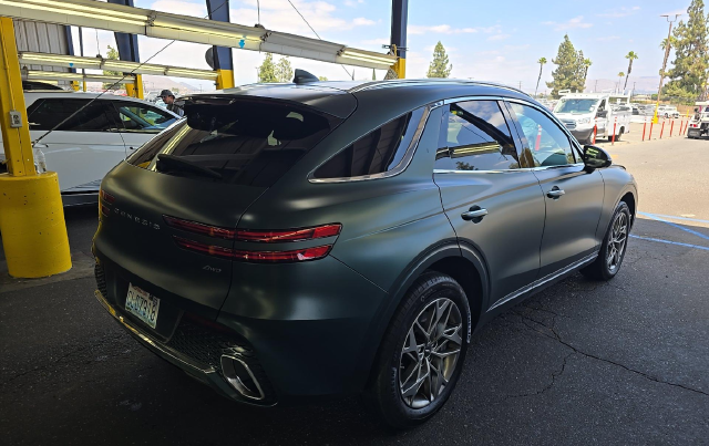 2024 Genesis GV70 2.5T — photo 3 of 10