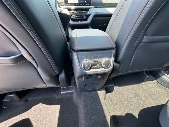 2025 Ford Explorer ST — photo 19 of 35