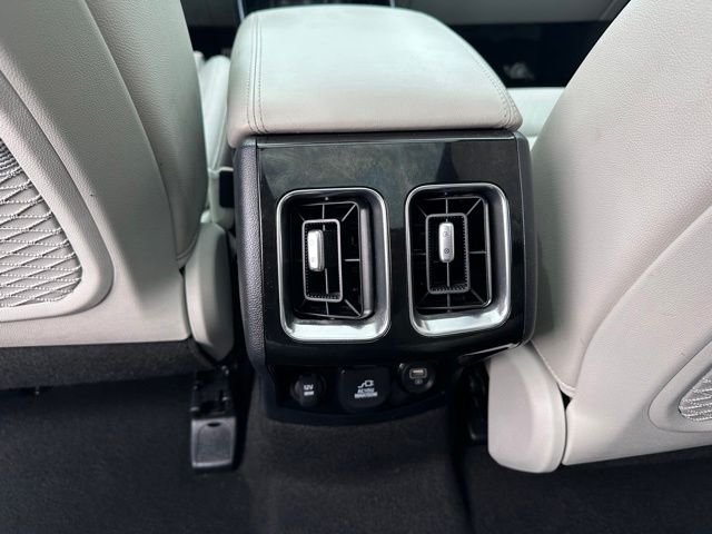 2023 Kia Sorento Hybrid EX — photo 22 of 37