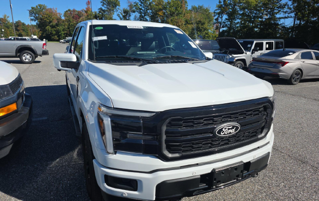 2025 Ford F-150 Lariat — photo 2 of 10