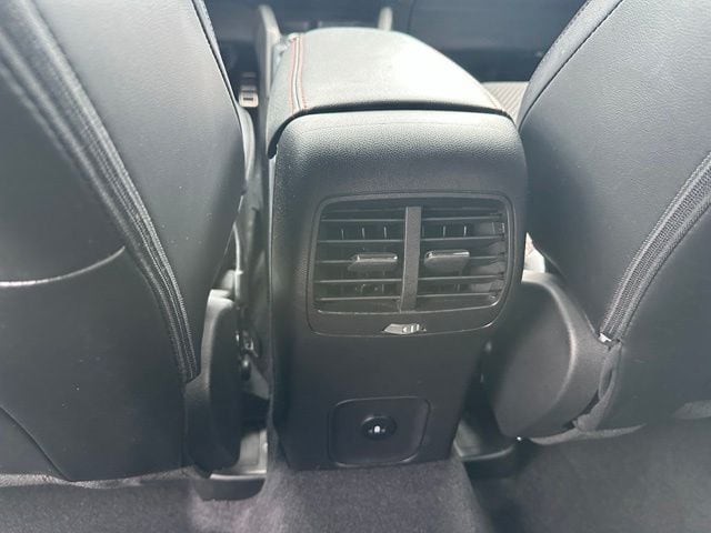 2023 Ford Escape ST-Line Select — photo 17 of 30