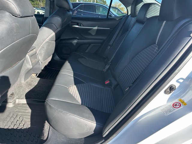 2018 Toyota Camry SE — photo 12 of 27
