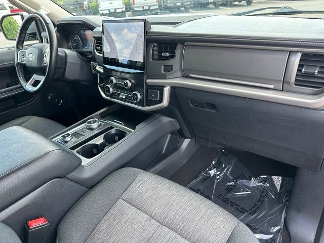 2024 Ford Expedition Max XLT — photo 9 of 41