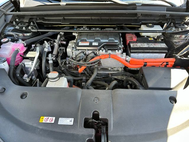 2023 LEXUS RZ 450e Premium — photo 9 of 32