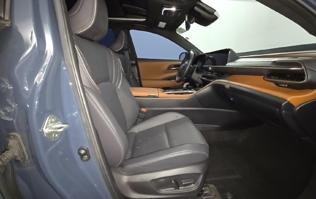 2026 Toyota Crown Limited — photo 7 of 10