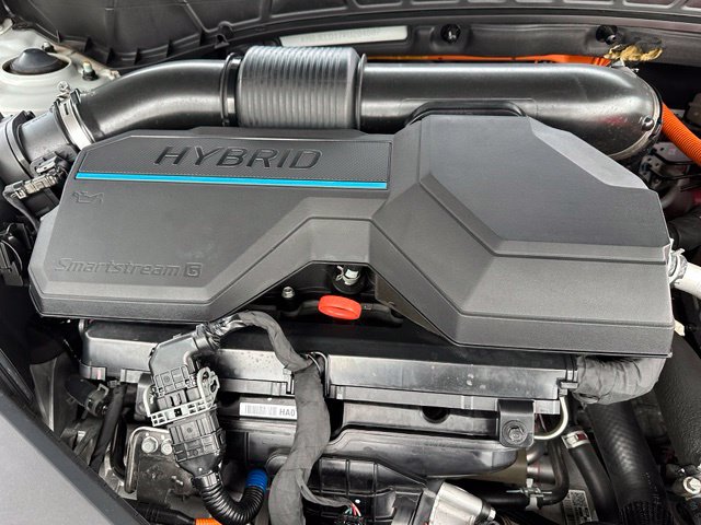 2024 Hyundai Tucson Hybrid Limited — photo 10 of 39