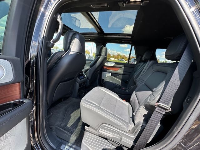 2022 Lincoln Navigator Reserve — photo 22 of 38