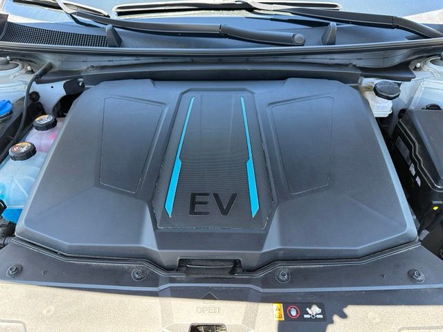 2024 Hyundai IONIQ 5 Limited — photo 9 of 39