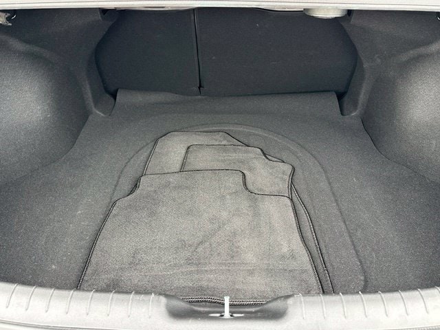 2025 Hyundai Elantra Hybrid Limited — photo 9 of 26