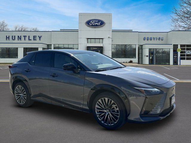2023 LEXUS RZ 450e Luxury — photo 4 of 32