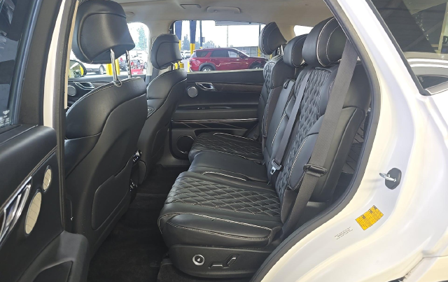 2023 Genesis GV80 3.5T — photo 9 of 10