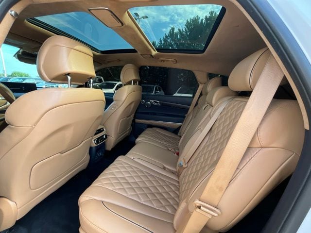 2023 Genesis GV80 3.5T — photo 16 of 38