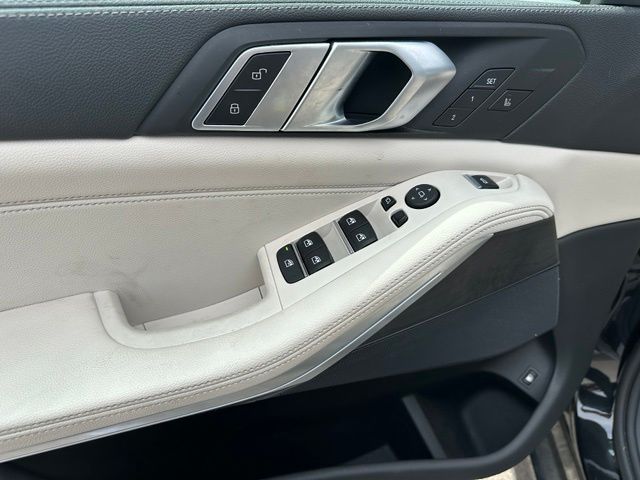 2022 BMW X5 xDrive45e — photo 20 of 46