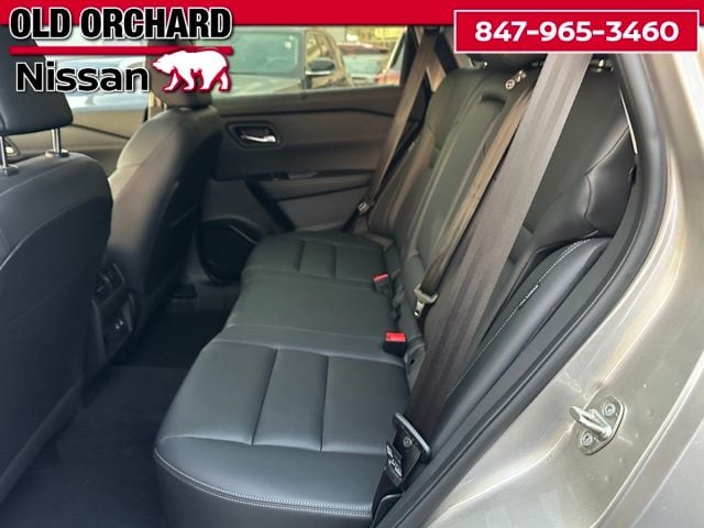 2025 Nissan Rogue SL — photo 12 of 22