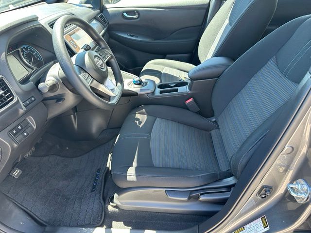 2025 Nissan Leaf S — photo 14 of 24