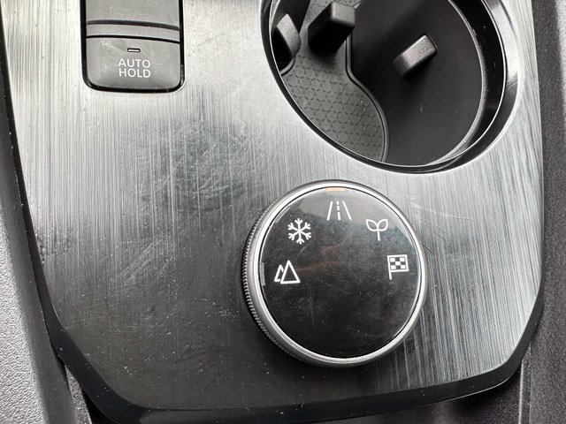 2021 Nissan Rogue SV — photo 20 of 26