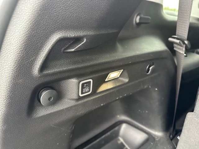 2023 Jeep Grand Cherokee L Limited — photo 11 of 26