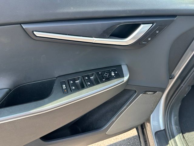 2023 Kia EV6 Wind — photo 16 of 33