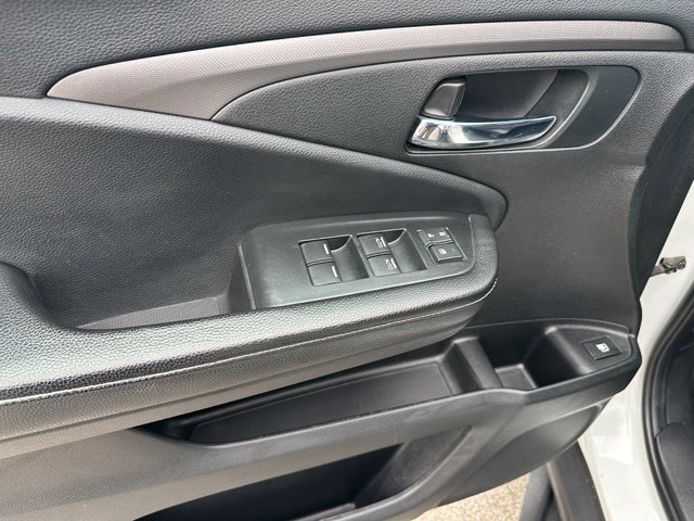 2021 Honda Ridgeline Sport — photo 16 of 27